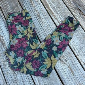 Poinsettia Christmas LuLaRoe Leggings OS